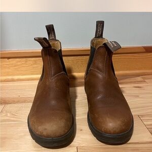 BLUNDSTONE boots
